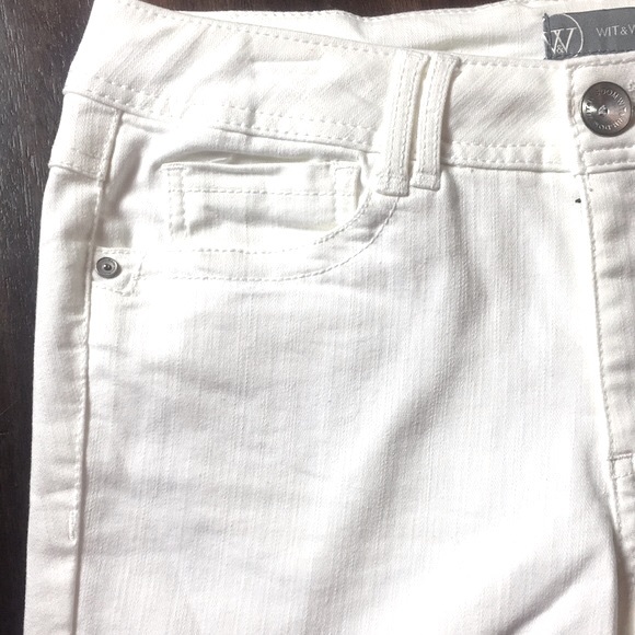 {WIT & WISDOM} White Straight Leg Cropped Jean Size 2 - Picture 4 of 11